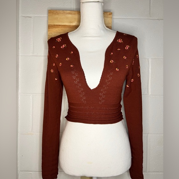 Free People Tops - Intimately Free people Eyelet Floral Embroidery Knit cropped long sleeve small